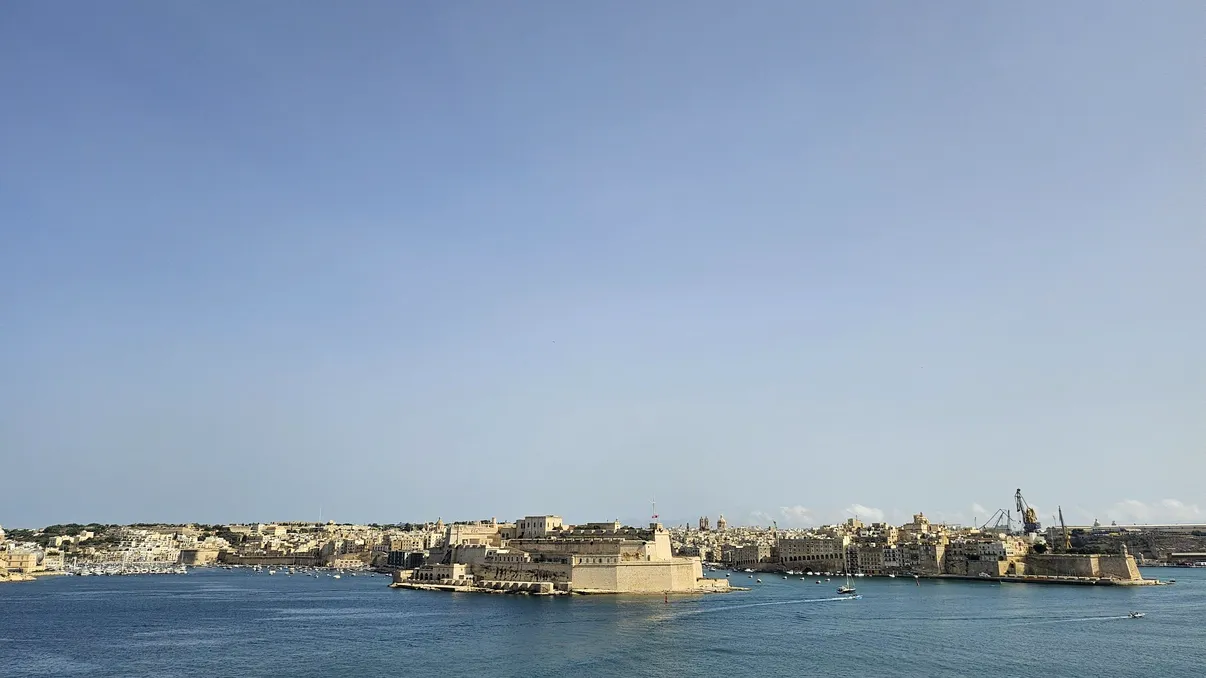 EXPERIENȚĂ De ce să călătorești în Malta: O poveste de vară printre valuri, cetăți și plaje care îți taie respirația