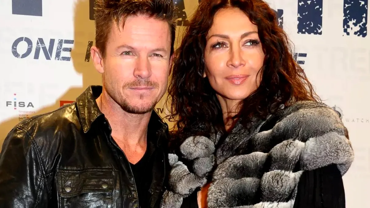 Omagiul făcut de apropiaţii lui Felix Baumgartner pentru fostul sportiv a impresionat-o pe Mihaela Rădulescu. Nici ploaia nu le-a stat în cale. Foto