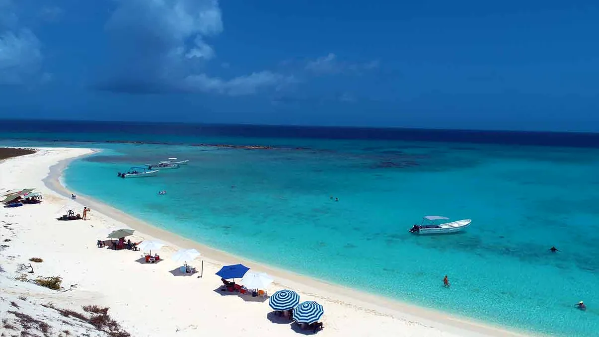 Ţara cu plaje de vis considerată un coşmar de turişti. Mulţi vin aici cuceriţi de imaginile de pe internet, însă realitatea este cu totul alta: 