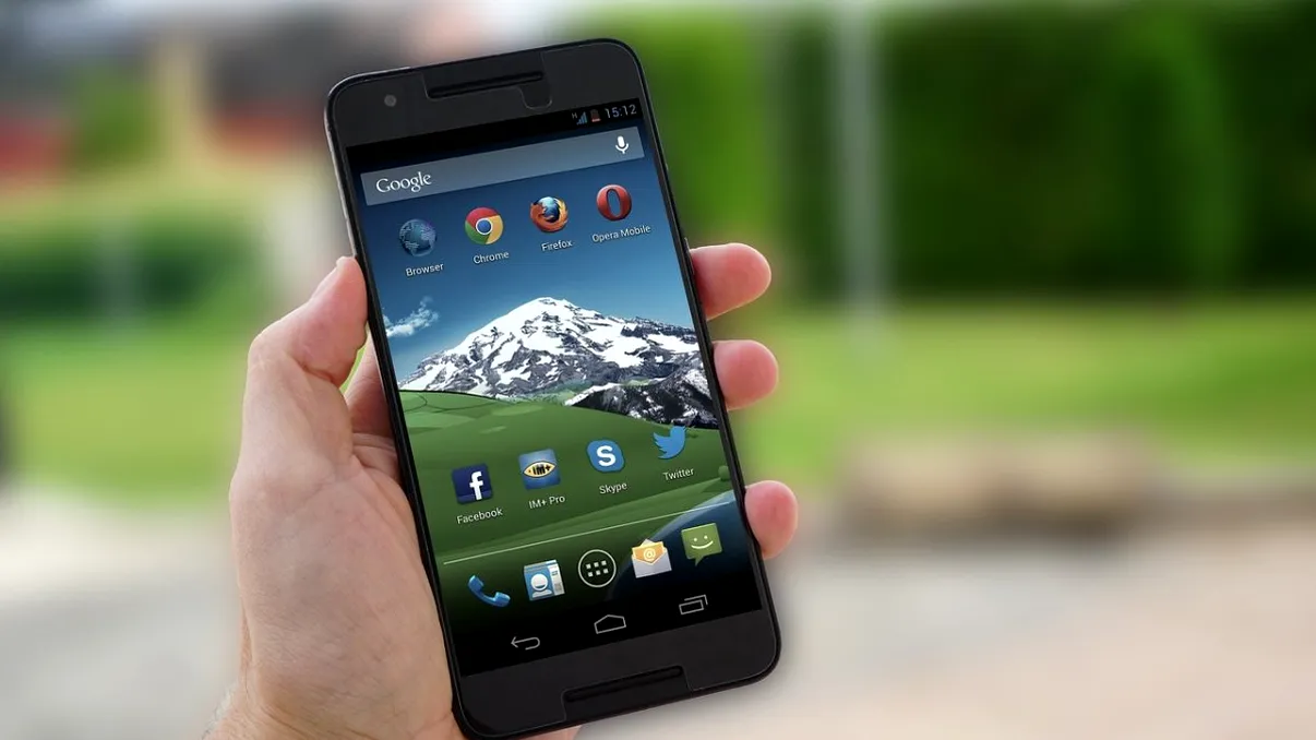 Un tânăr din Piatra Neamț a furat telefonul unui copil și a sunat la 112, după ce s-a rătăcit pe munte. Ce s-a întâmplat apoi