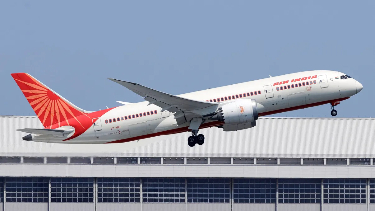 Nou indiciu crucial în cazul accidentului Boeing 787 Air India, prăbușit la 30 de secunde de la decolare