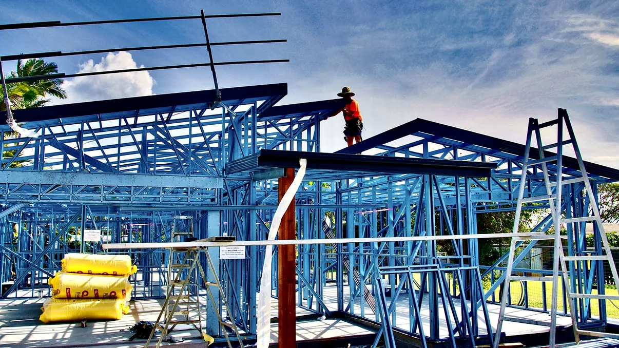 Amendă până la 100.000 de lei pentru românii care fac această greșeală când construiesc o casă. Legea e clară