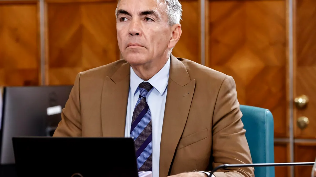 Salariul directorului RAAPPS l-a lăsat fără cuvinte pe vicepremierul Anastasiu. Cum se scuză Marius Grăjdean: 