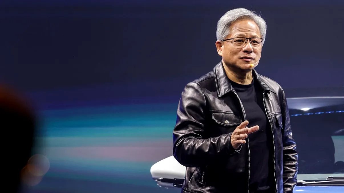 Cum a reușit NVIDIA să depășească Apple. A devenit cea mai valoroasă companie din toate timpurile