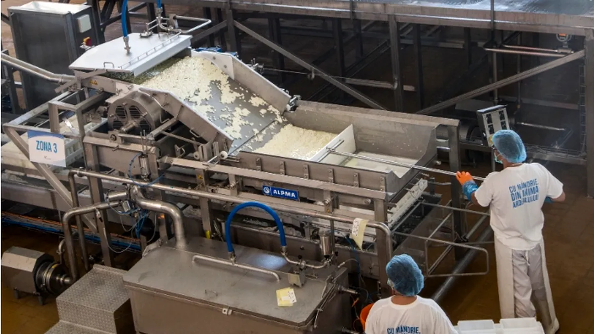 Fabrica de lactate Napolact a fost vândută. Compania, controlată acum de unul dintre cei mai mari investitori în agricultură din Europa