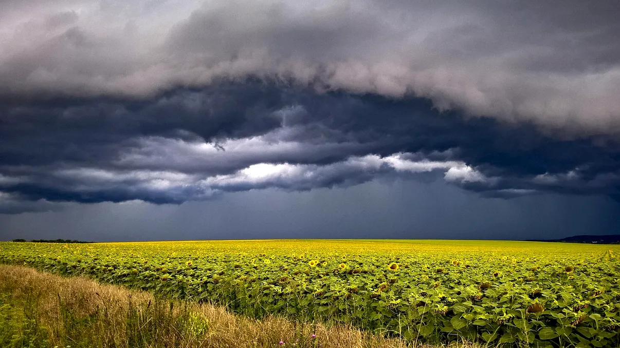 SevereWeather: Prăbuşirea cupolei de foc aduce fenomene ciudate. Unde vine frigul în următoarele zile, vremea se schimbă complet