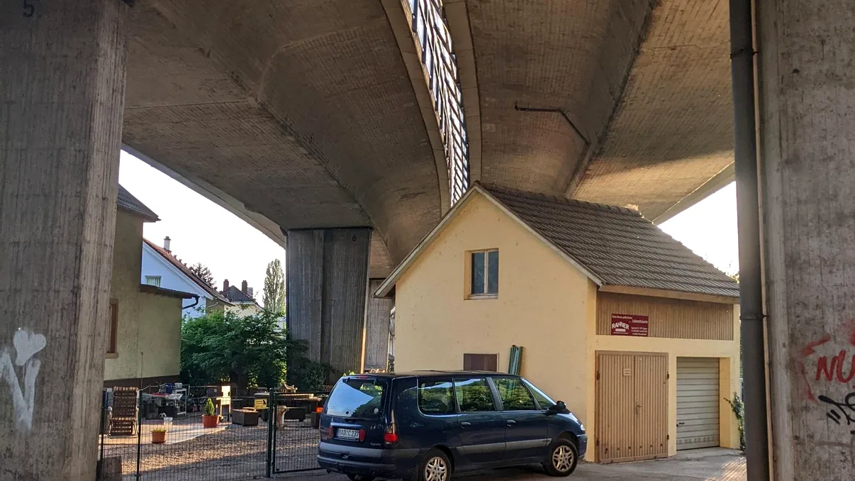 Ești proprietar de casă sau teren? Vezi acum dacă riști să le pierzi și cum te poți proteja