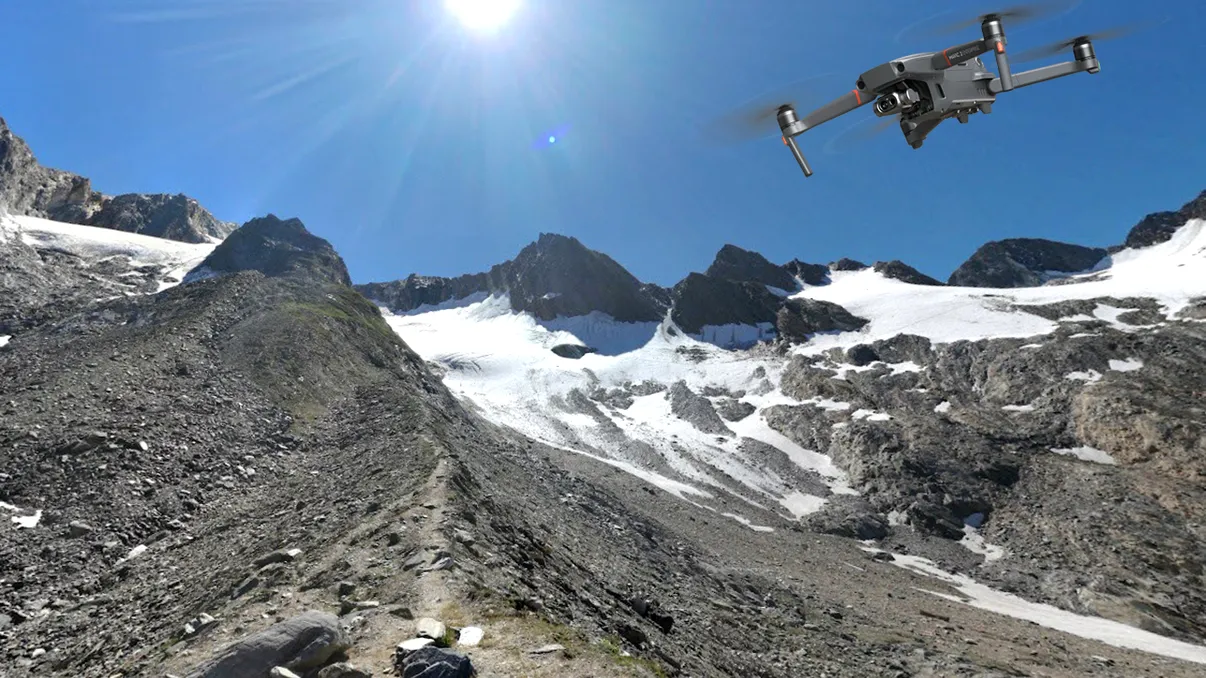 Un alpinist amator dispărut de aproape un an, găsit cu ajutorul inteligenței artificiale în Alpi