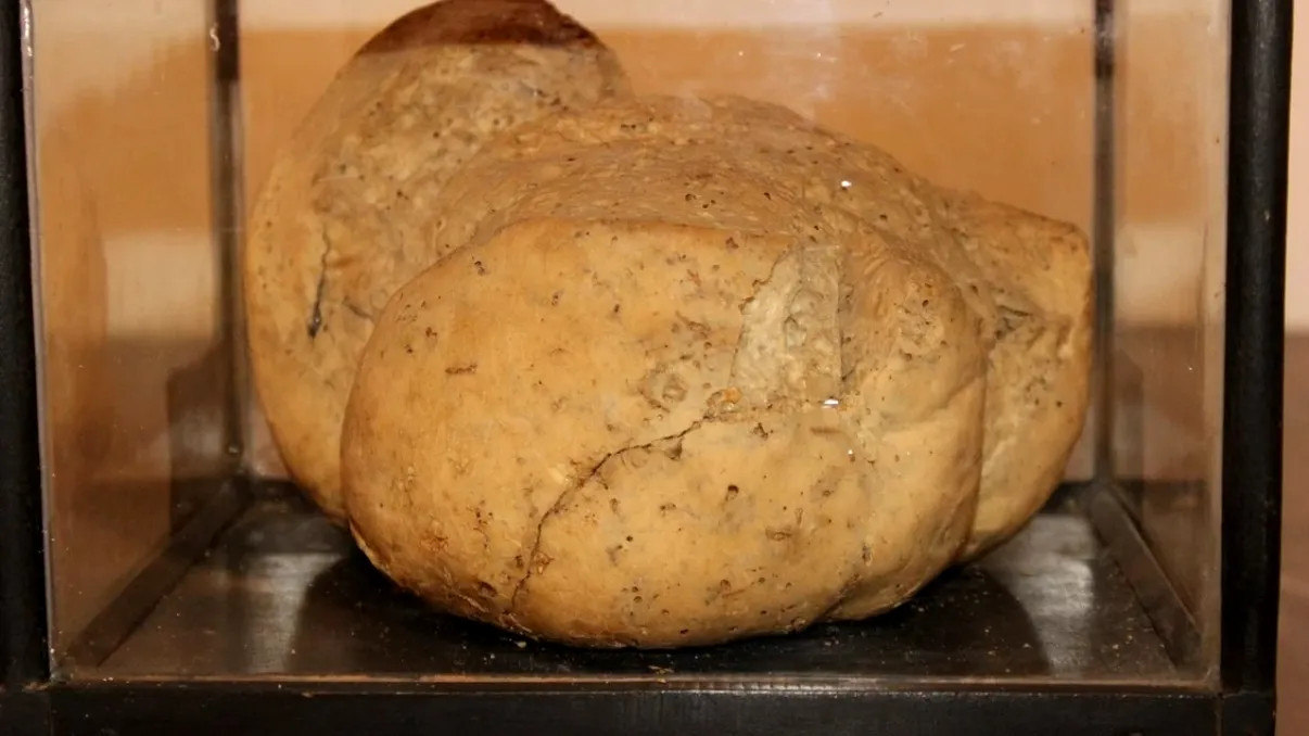 Cea mai veche pâine din lume este chiar în România. Alimentul din 1892 este păstrat în condiții speciale de microclimat