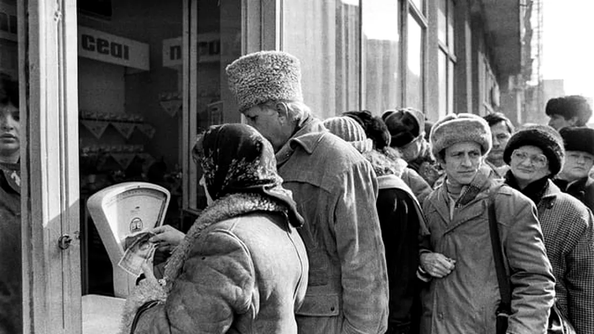 3 greșeli financiare pe care aveai voie să le faci în anii ’90, dar nu și în 2025