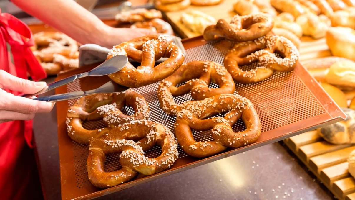 Covrigii, noul „aur” al industriei alimentare: compania care a luat fața marilor procesatori. Are și cei mai mulți angajați