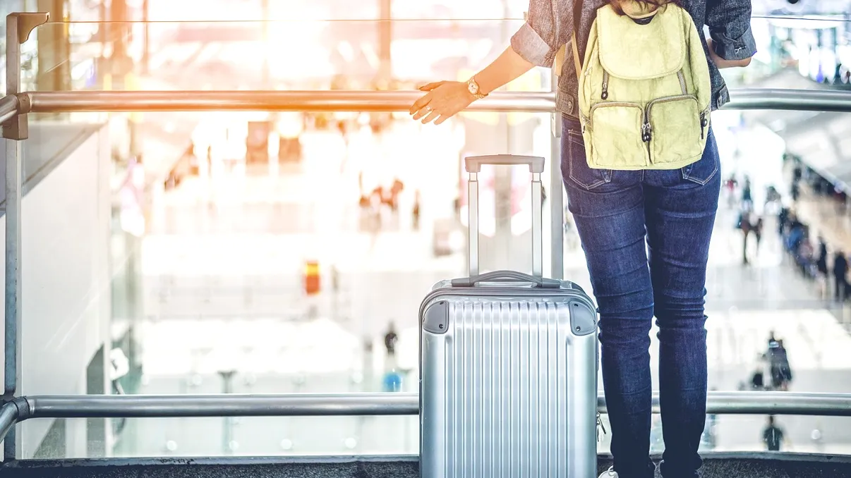 Gata cu bagajele pierdute. Trucul unei însoțitoare de zbor dacă ai escală, aşa nu mai stai cu stres în vacanţă