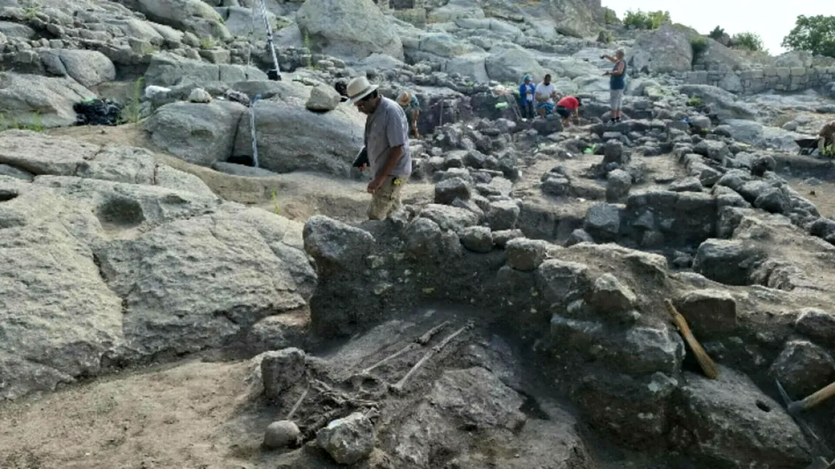 Orașul Hobbiților, descoperit la 400 km de București. Adevărul despre așezarea de 8.000 de ani