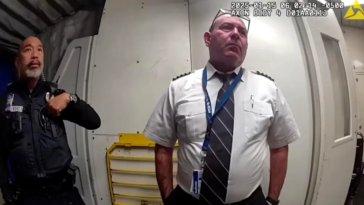 Un pilot a fost scos cu forța din avion, chiar înainte de decolare: „Doar câteva beri”