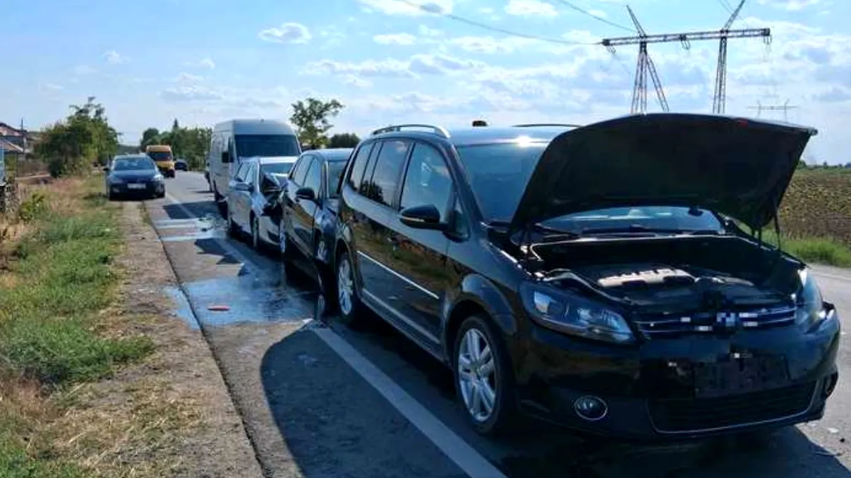 Accident în lanț cu șase mașini, în Giurgiu. Patru persoane au ajuns la spital