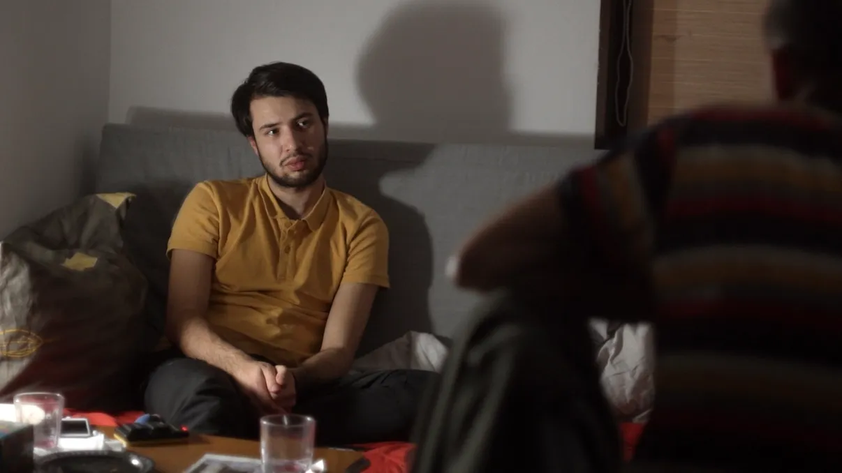 Documentarul românesc „O familie aproape perfectă” ajunge în cinematografe în luna august. De ce trebuie să-l vezi