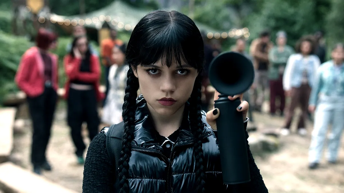 Sezonul 2 din serialul Wednesday egalează deja performanțele primului. Șansele unui record pe Netflix sunt reale