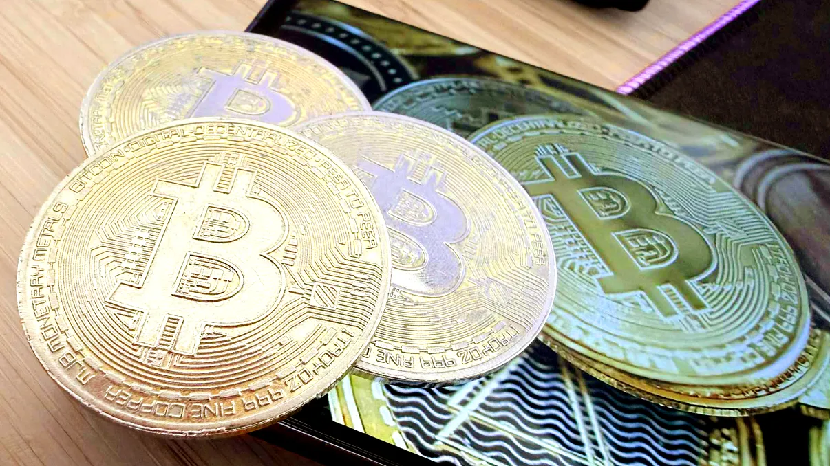 Cea mai mare captură de Bitcoin din lume: peste 5 miliarde € confiscați de la „Zeița banilor”, femeia urmărită timp de 7 ani de autoritățile britanice