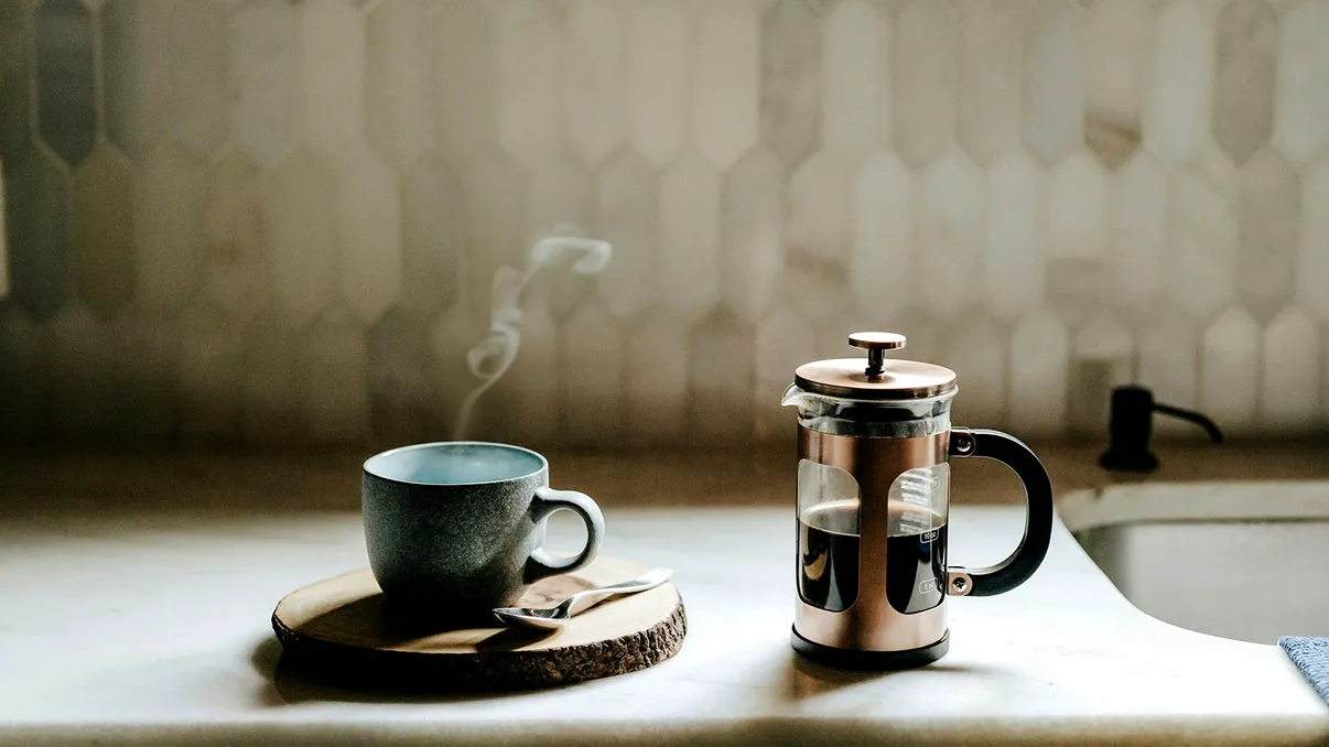 De ce să nu bei o cafea foarte fierbinte, la restaurant sau cafenea? Avertismentul specialiştilor