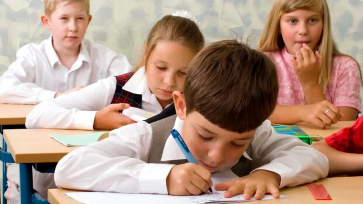 Evaluările naționale din clasele a II-a, a IV-a și a VI-a vor fi schimbate: testele vor include itemi de tip PISA