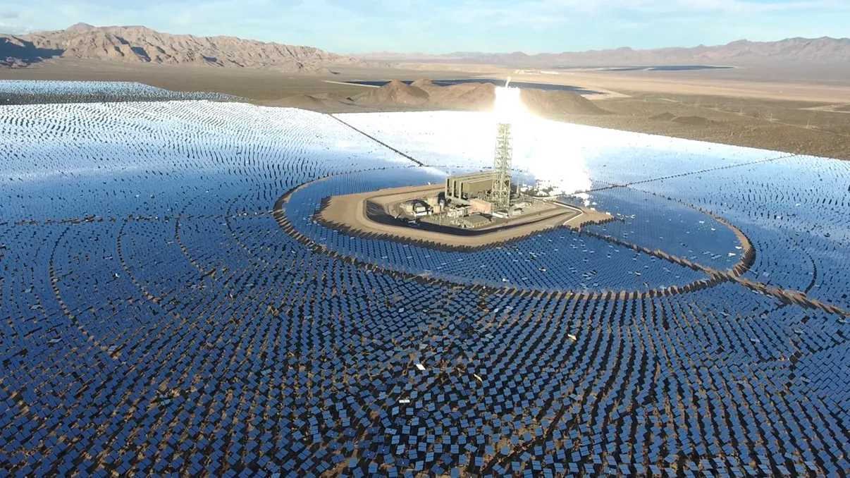 Parcul solar de 2 miliarde de dolari care uimea lumea se închide. Performanță slabă și prea scump