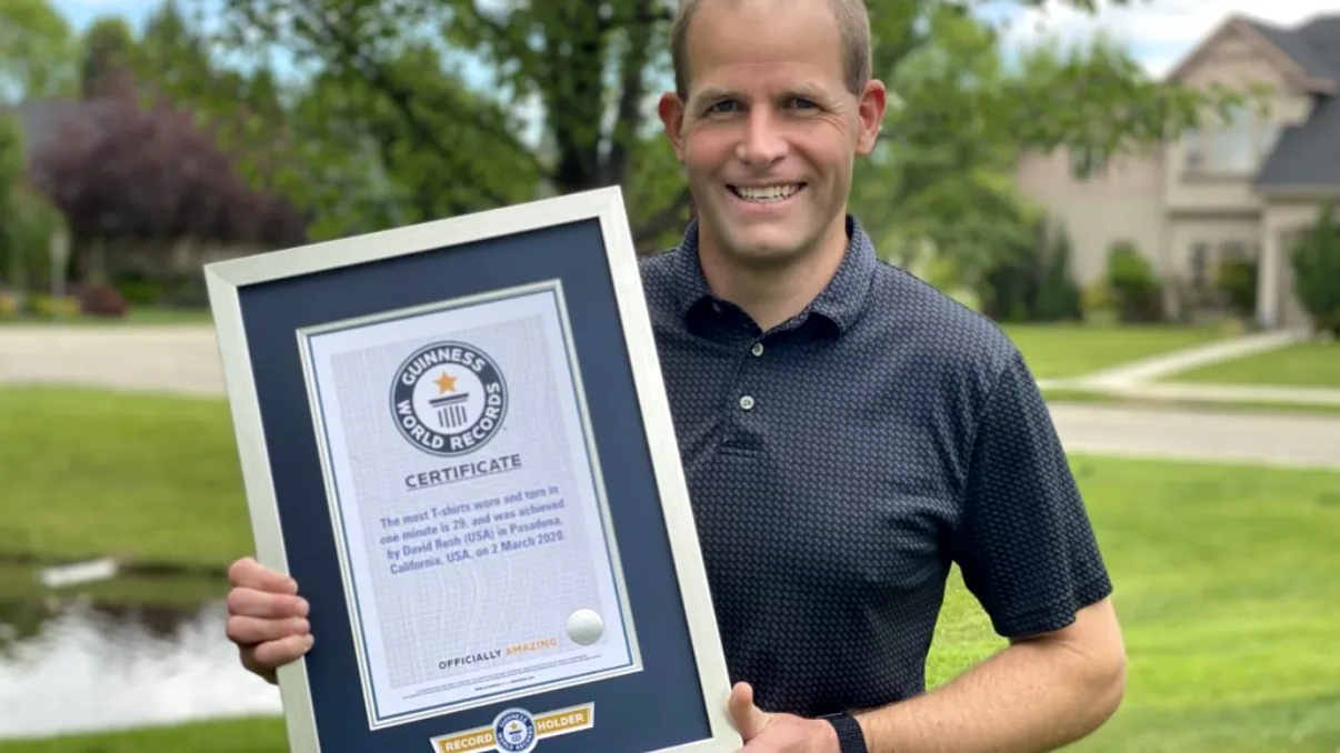 VIDEO: Cel mai ciudat tenismen din lume care a intrat în Cartea Recordurilor