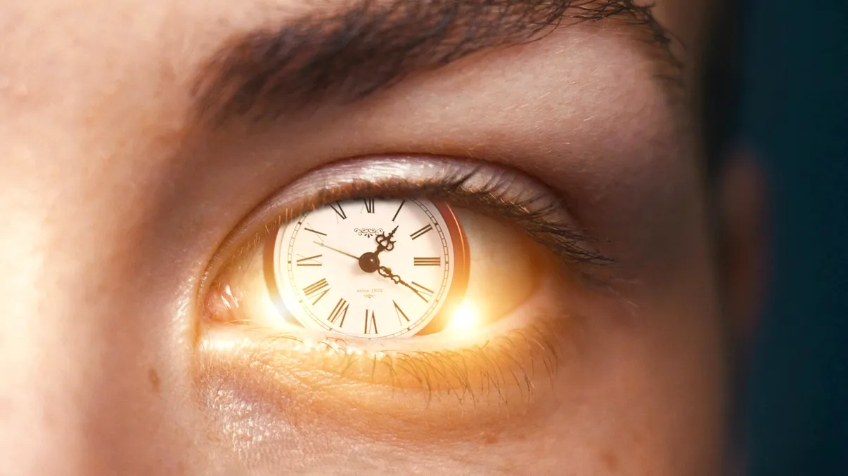 O adolescentă din Franța uimește cercetătorii cu abilitatea de a călători mental în trecut și viitor