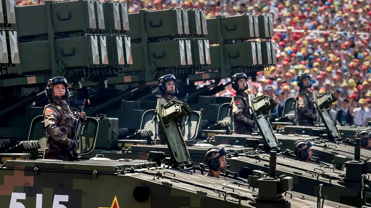 China își prezintă noile arme de înaltă tehnologie la parada militară. Așa vezi că sunt o forță în lume