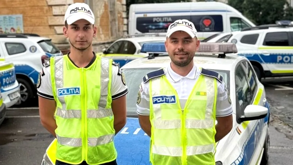 Doi poliţişti din Sibiu, consideraţi eroi după ce au salvat un tânăr care făcuse infarct pe Transfăgărășan. Detaliul care i-a făcut să acţioneze imediat