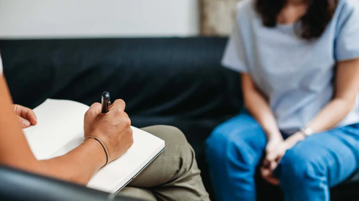 Afecțiunea care te face să nu simți frica - cum e să trăiești fără instinct de conservare