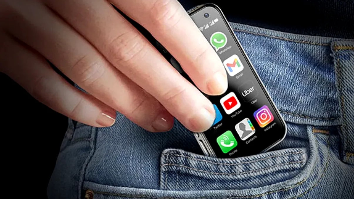 Mini telefon cât o carte de vizită, performanță surprinzătoare. De ce s-a mai „inventat” și așa ceva
