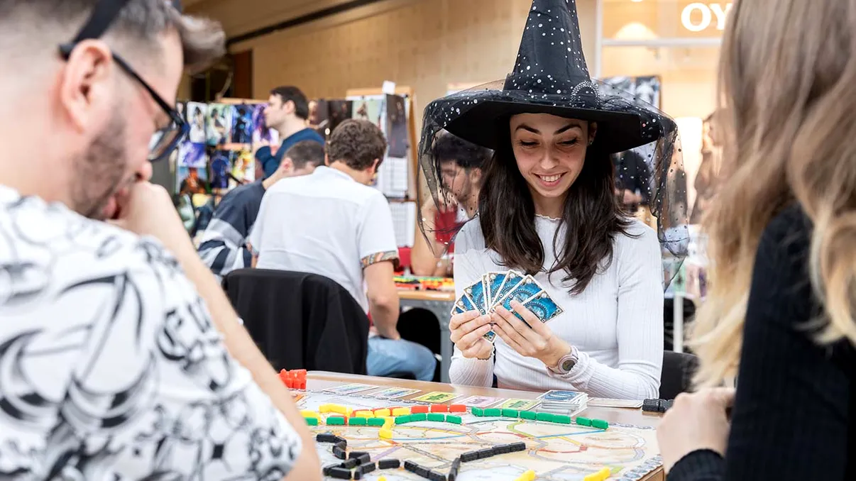 Dracula Fantasy Con 2025 transformă Brașovul în capitala fanteziei și a culturii pop