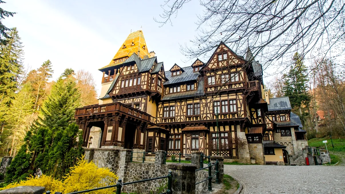 Castelul Pelișor, sufletul Reginei Maria. Aici s-au născut două regine și un rege, aici a murit „inima” României