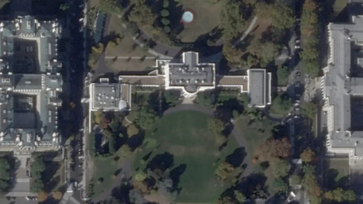 Imaginile din satelit care arată demolarea completă a unei părți din Casa Albă