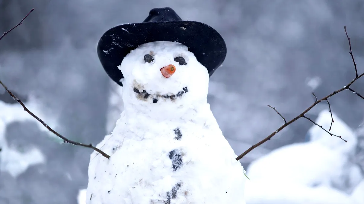 Iarna 2025/2026 va fi cu ninsori şi ger. La Nina aduce anomalii negative de temperaturi