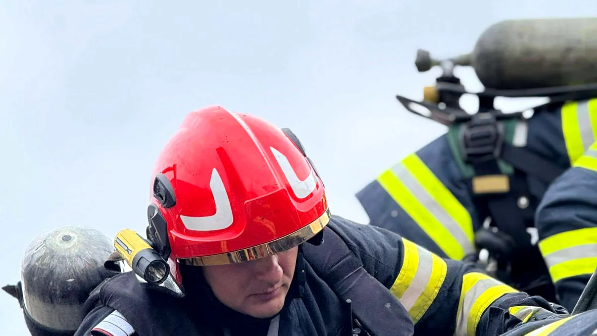 Incendiu la o magazie lipită de un azil de bătrâni, în Cornetu, Ilfov. O persoană a fost găsită moartă. Update