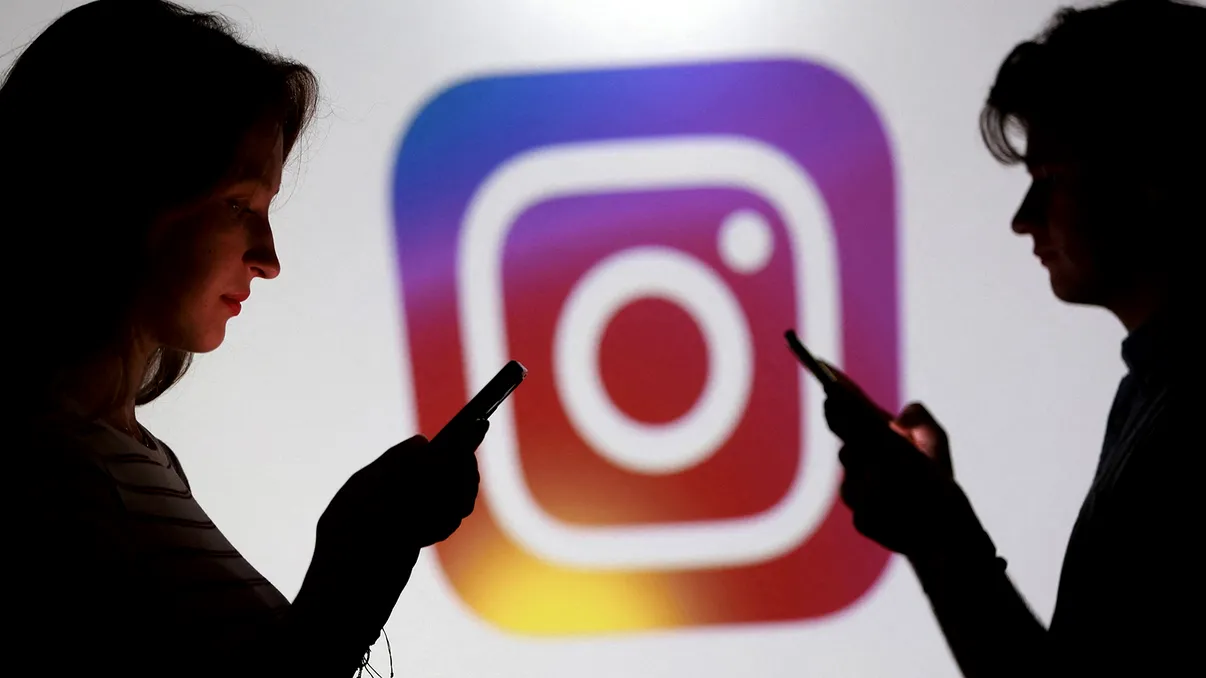 Instagram va permite părinților să blocheze chatul adolescenților, pentru a-i feri de inteligența artificială