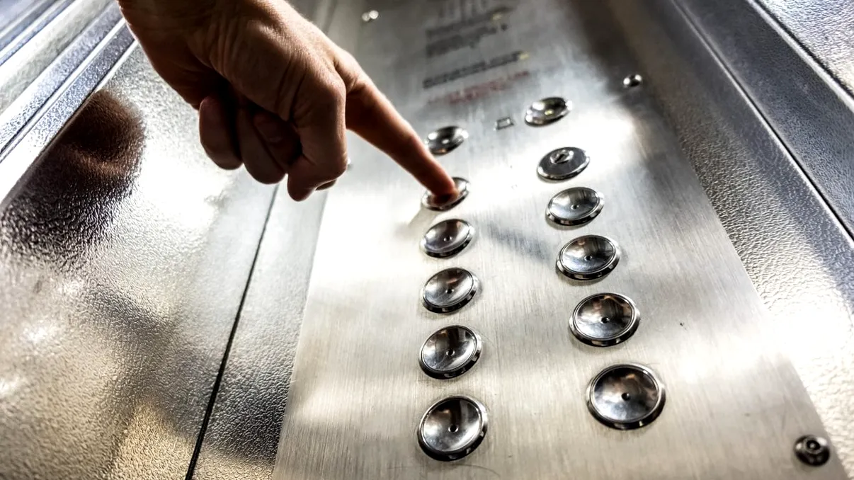 Lifturi în blocurile cu 3 şi 4 etaje din România. Conform proiectului, locatarii nu ar trebui să plătească pentru sistem