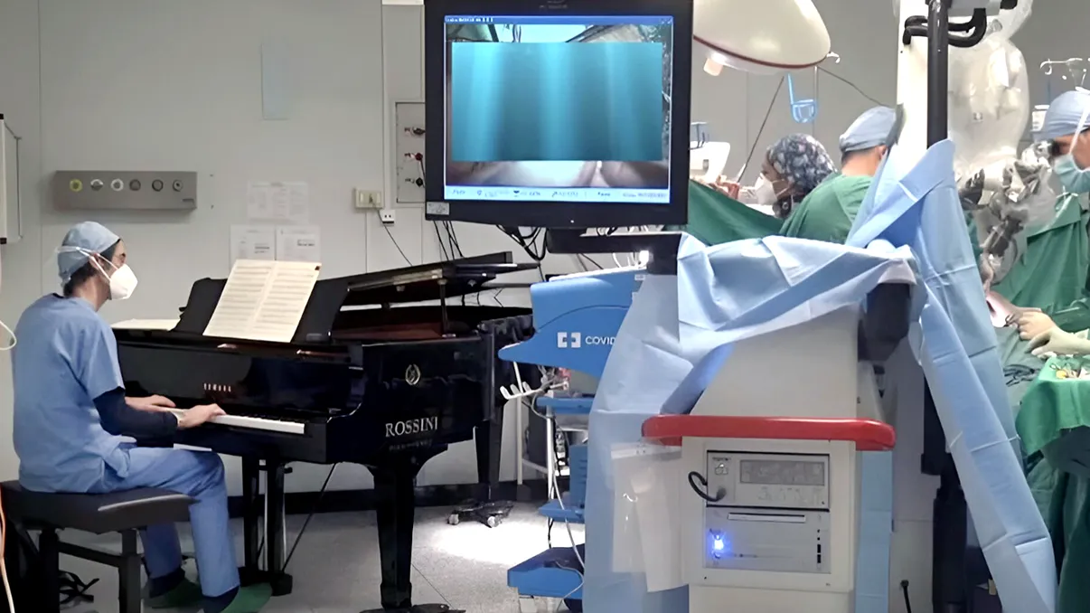 Cercetătorii au descoperit că muzica reduce durerea după operații și în boli cronice