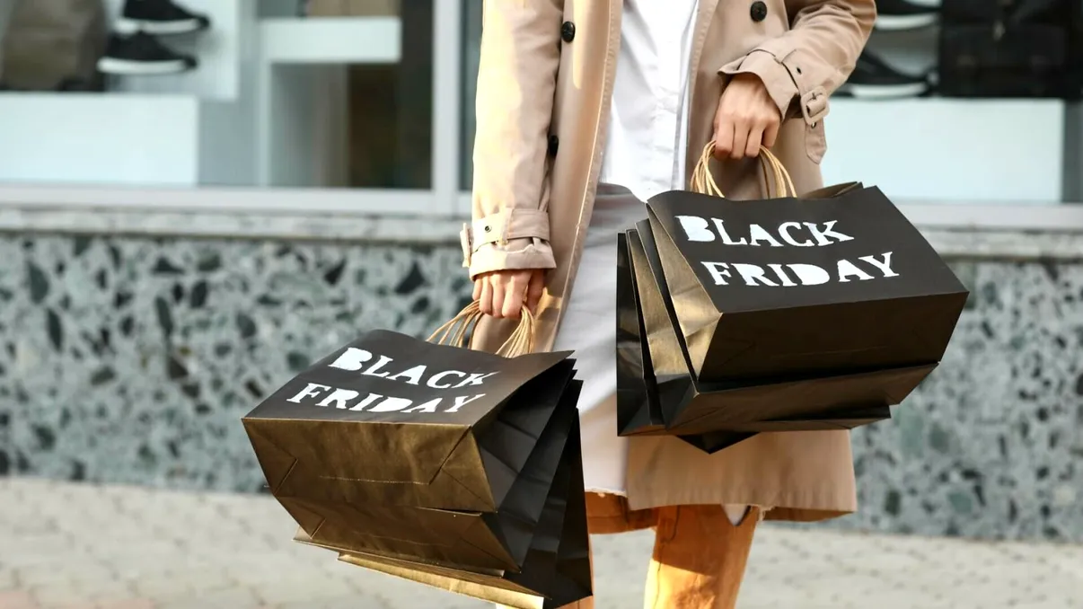Black Friday 2025 la Fashion Days: reduceri de până la 90%, livrare în aceeași zi și surprize pentru fiecare client