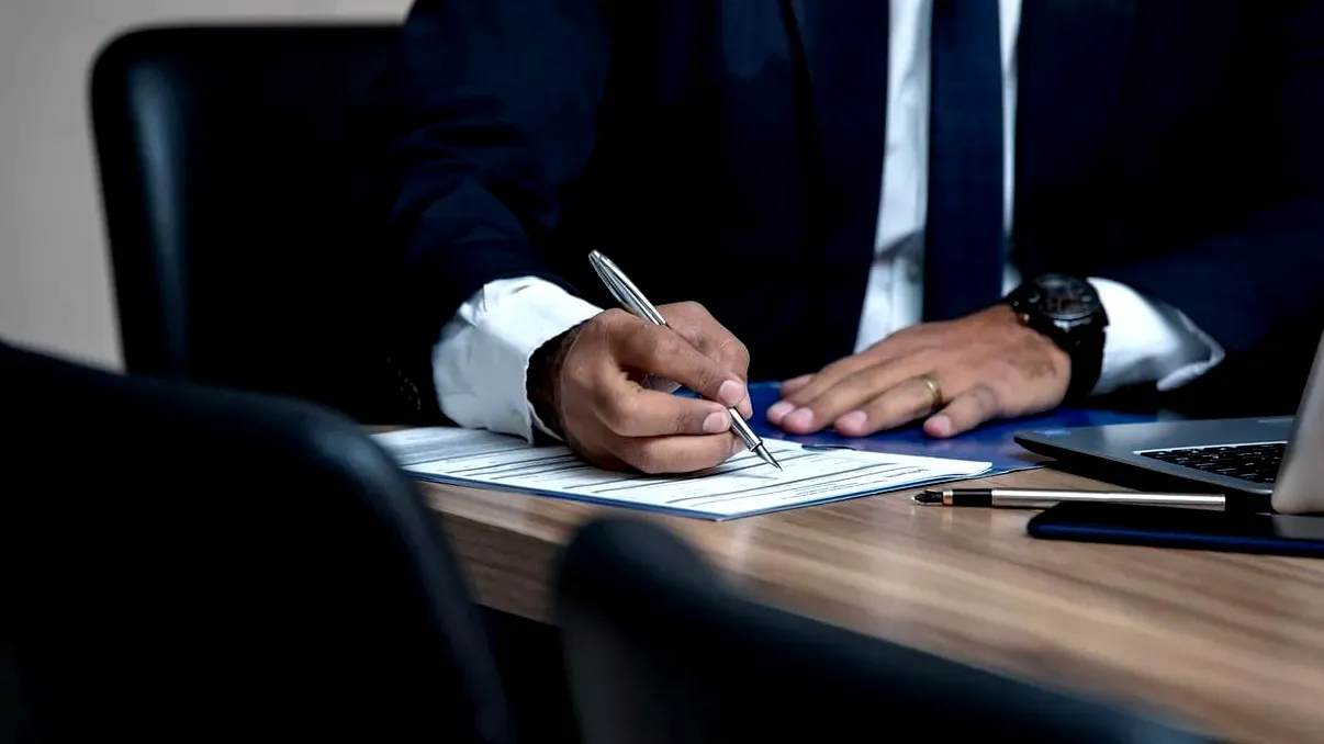 Dreptul fraţilor la moştenire când defunctul nu are copii. Ce spune Codul Civil