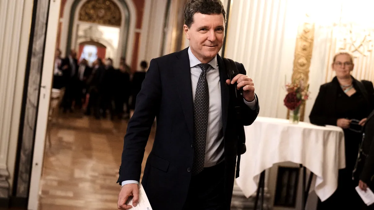 Nicușor Dan, greşeală de protocol, în Danemarca. Regina Maria l-a ajutat imediat, momentul a devenit viral