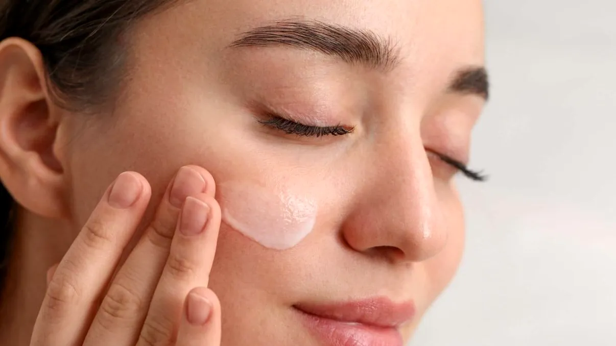 Tratamentul cosmetic ce este o inovație dermatologică pentru regenerarea și echilibrarea pielii. Ce beneficii are, conform cercetătorilor