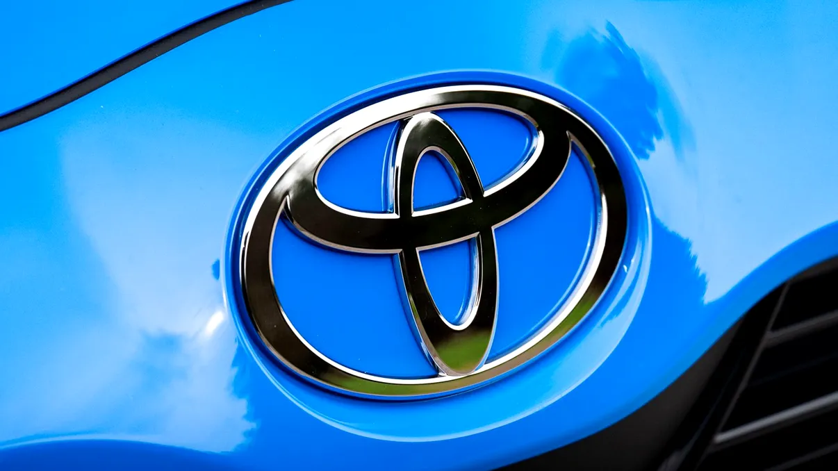 Toyota devine cel mai valoros brand auto din lume în 2025: Giganții pe care a reușit să-i depășească fără să respire