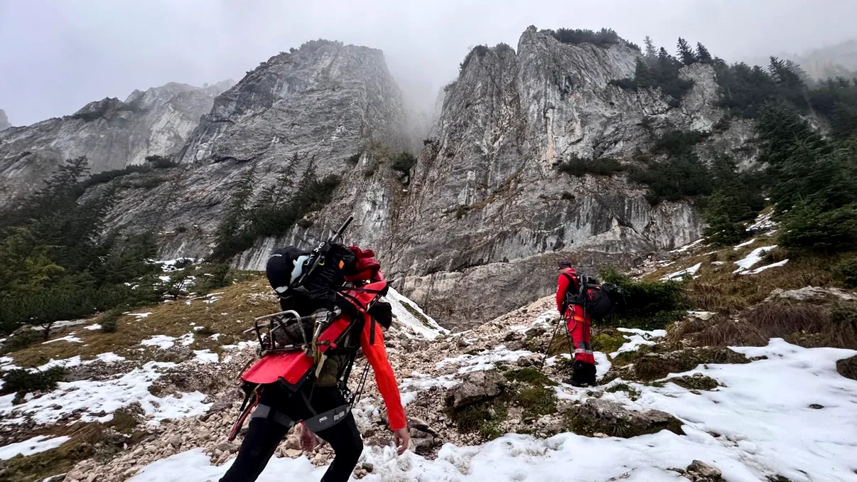 Cine este tânără de 29 de ani din Bucureşti găsită moartă în Masivul Piatra Craiului după o cădere de 250 m