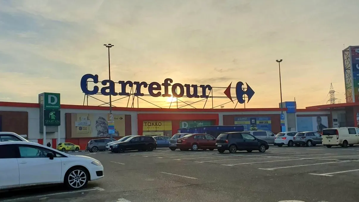 Carrefour România, o nouă reacție oficială după zvonurile privind retragerea de pe piață