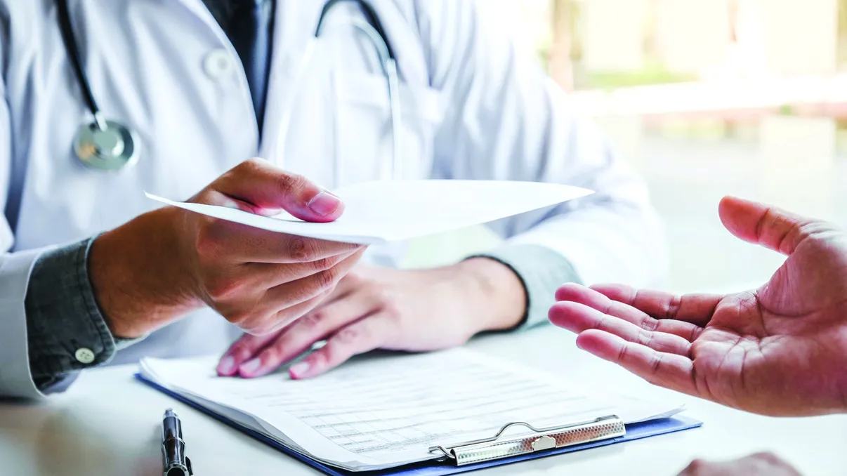 Câți bani primești dacă îți iei concediu medical în 2025, în funcție de salariu