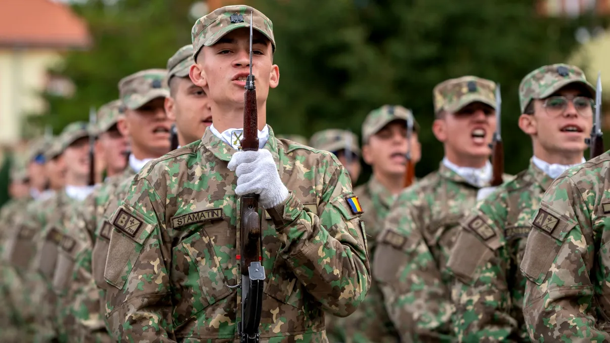 Ce salariu are un soldat român fără Bacalaureat, cu doi ani vechime în armată. Cât câștigă lunar în 2025