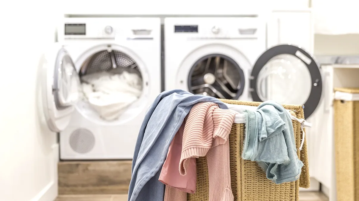 Cum să usuci rufele mai repede în casă: metoda naturală care funcționează fără căldură