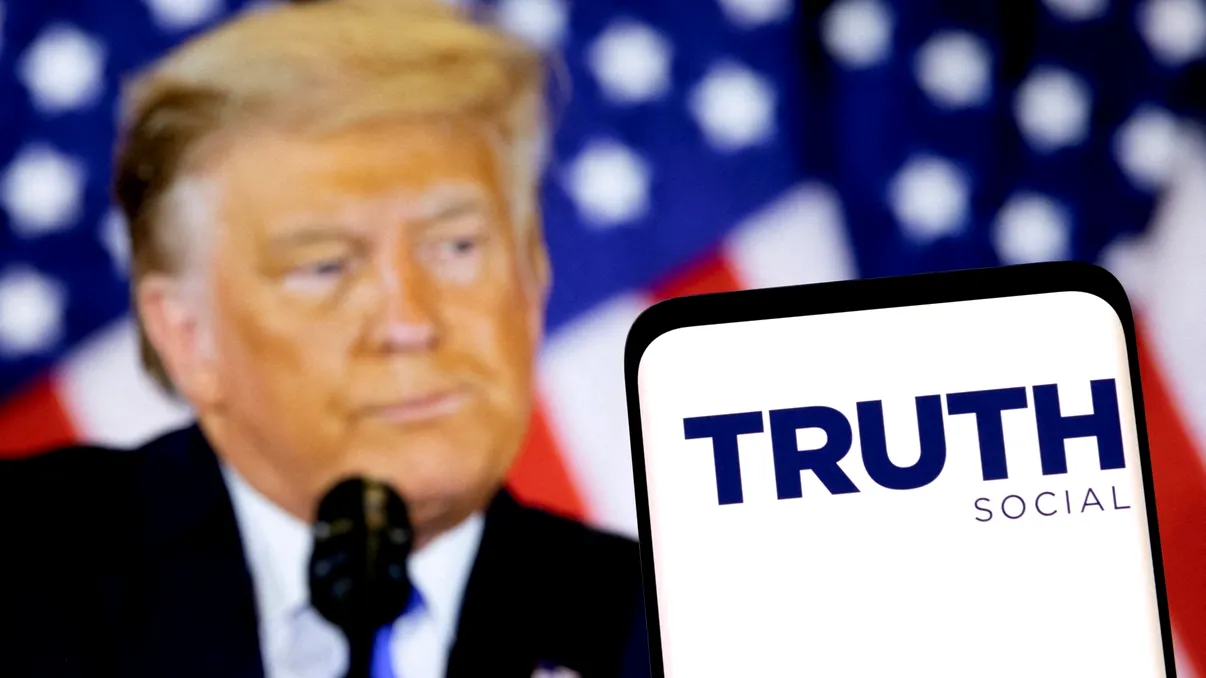 Prăbușire istorică pentru acțiunile Trump Media: Ce se întâmplă cu Truth Social, rețeaua de socializare a președintelui american